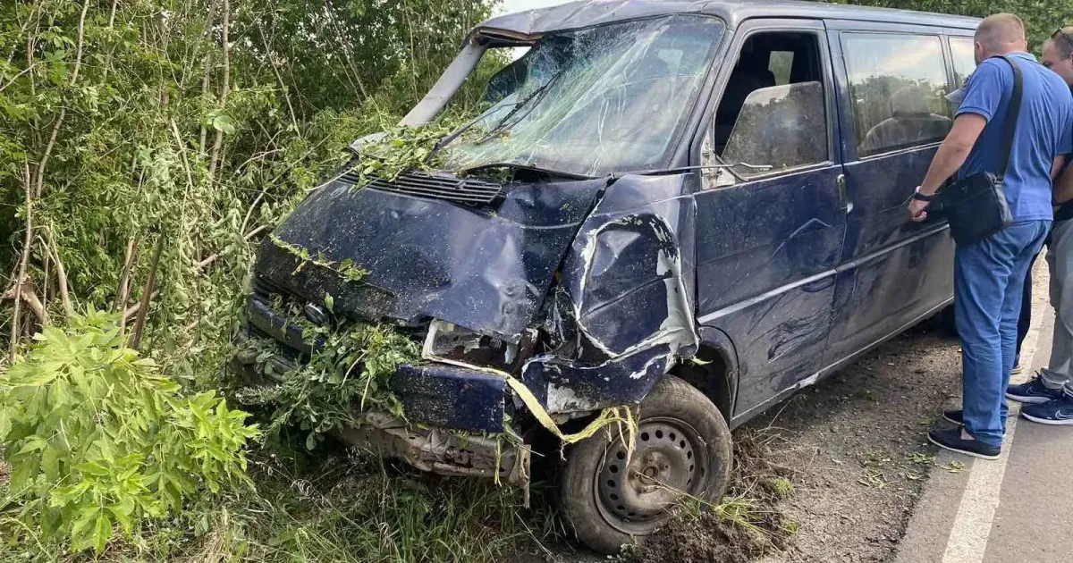 Фото - ГУ НП в Харківській області Аварія сталася 1 серпня близько 9:45 на автодорозі «Харків-Зміїв-Балаклія»