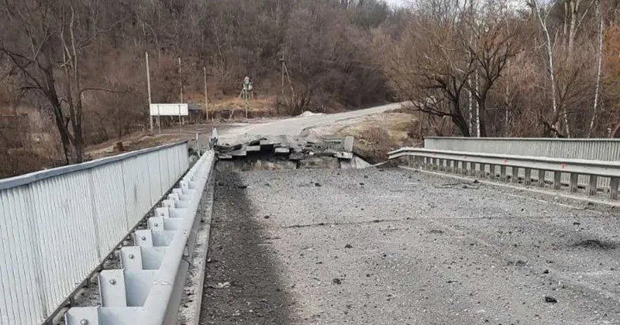 Ілюстративне фото Зміївський міський голова Павло Голодніков під час сесії міськради прокоментував ситуацію з мостом через річку Сіверський Донець, що з’єднує громаду із Задонецьким старостинським округом, а також із Слобожанською селищною громадою