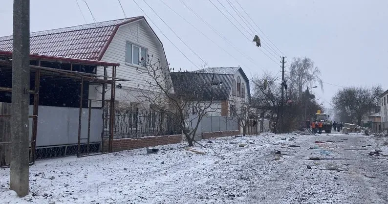 8 січня РФ обстріліл Зміїв. Фото - Нацполіція Три людини постраждали, одна жінка загинула: наслідки обстрілу в Змієві на порталі Gromada Group