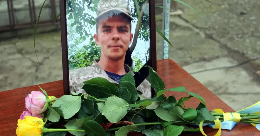 Фото - Тетяна Логвіна Олексій Синяєв загинув під Бахмутом. У бійця залишилася 10-річна донечка