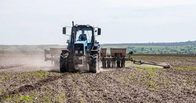 Фото з відкритих джерел Сьогодні наш співрозмовник — керівник Селянського фермерського господарства «РеВіК», заслужений працівник сільського господарства України Дмитро Ревенко, який погодився розповісти «Вістям» про те, як в нинішніх умовах наші аграрії сіють хліб