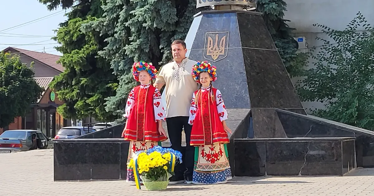 Фото - Тетяна Логвіна У Змієві відзначили День Української Державності на порталі Gromada Group