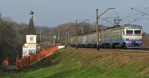 Зупинка Спасів Скит. Фото з відкритих джерел Денна електричка Харків – Лозова, що слідує Зміївською громадою, 19 і 20 серпня відправлятиметься раніше графіка на порталі Gromada Group