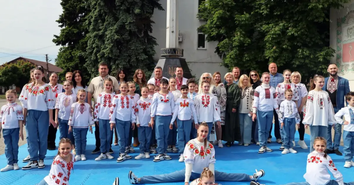 Фото - Зміївська міська рада У Змієві відзначили День вишиванки на порталі Gromada Group