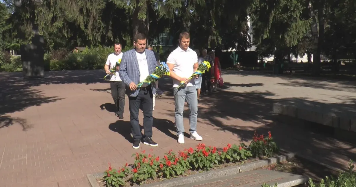 Фото - Зміївська міська рада У Змієві вшанували пам’ять загиблих у роки Другої світової війни на порталі Gromada Group