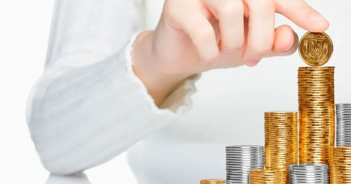 У Державному бюджеті України на 2023 році передбачається зупинення дії закону "Про індексацію грошових доходів населення". Така ситуація стосується зарплат, пенсій, стипендій, аліментів та інших виплат.