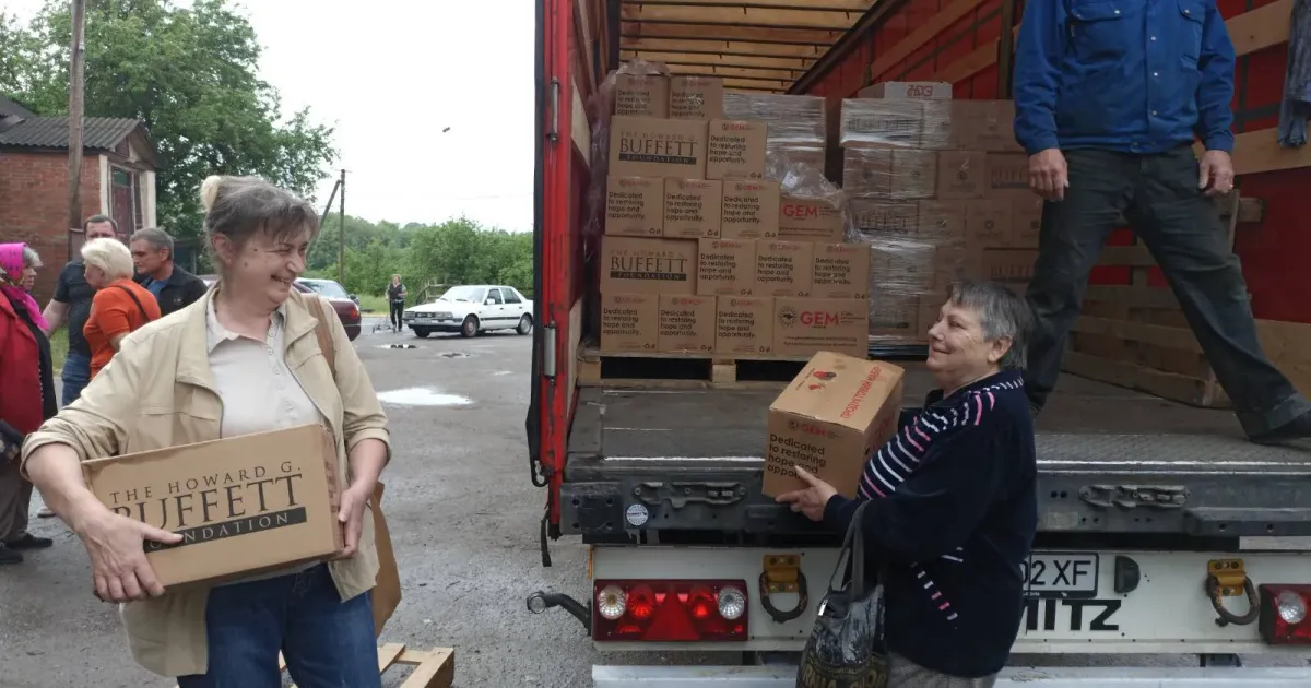 Фото - Зміївська міська рада Про можливість отримання продуктових наборів йшлося на зборах громадян, які відбулися в Островерхівці 17 травня