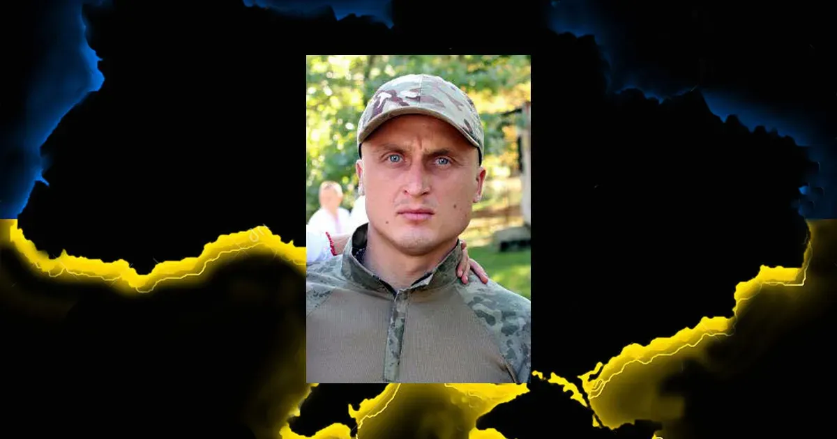 Андрій Нікіфоренко. Фото з особистого архіву Знову Зміївщина в жалобі: 25 березня ми простилися з трьома захисниками України. Андрій Никифоренко жив у Бірках, Олександр Бабак — на Зідьках, Андрій Микуленко — В Лимані.
Всі вони загинули 21 березня 2023 року, а в останню путь їх проводжали 25-го.
