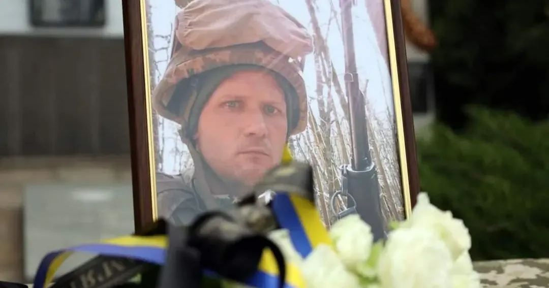 Фото - Зміївська міська рада У Чемужівці попрощалися з десантникам Андрієм Гризловим на порталі Gromada Group