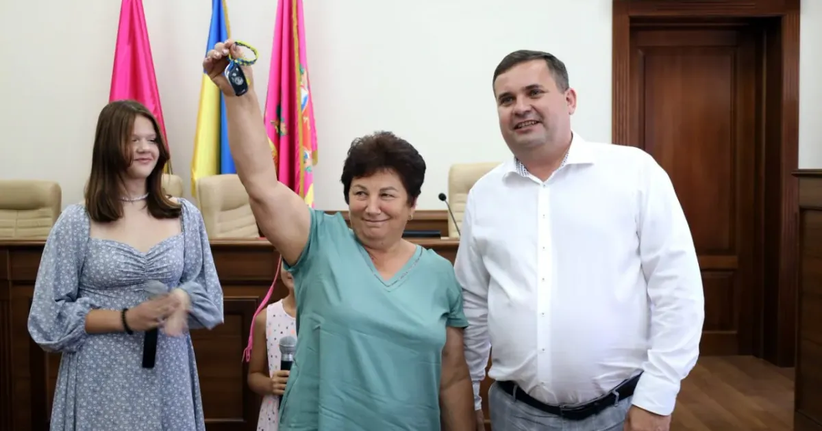 У Змієві привітали медичних працівників. Фото - Зміївська міська рада У Змієві привітали медичних працівників на порталі Gromada Group