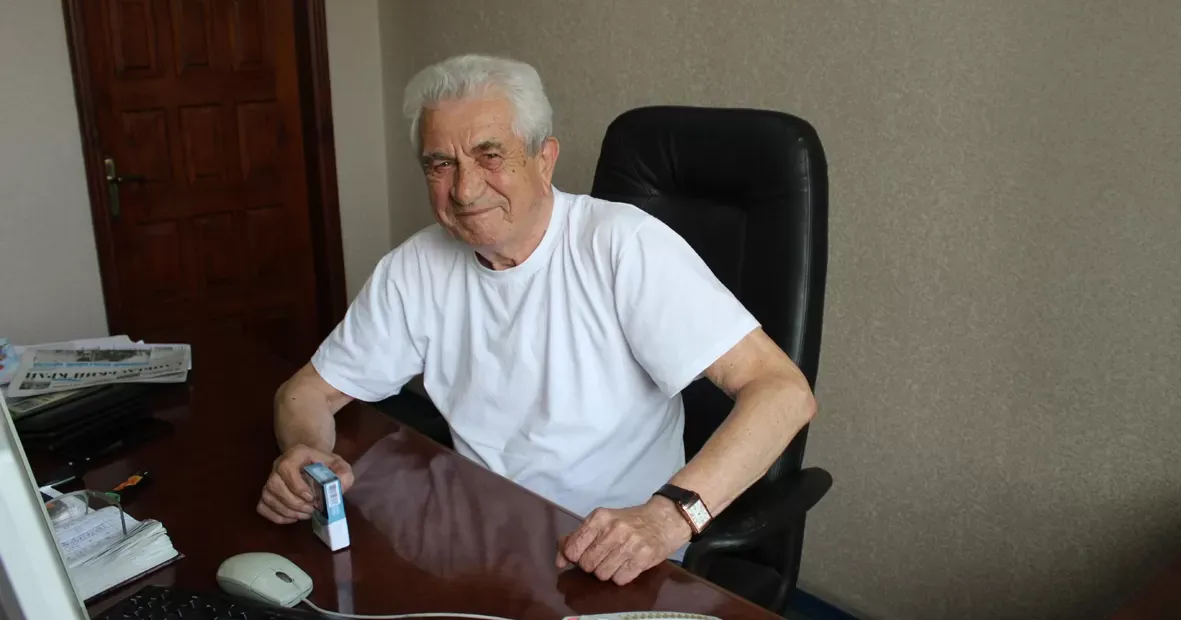 Інтерв’ю з Іваном Степановичем Муштаєм ми розпочинаємо цикл матеріалів про Приватне акціонерне товариство «Маяк», яке є ровесником Незалежності. Створене воно було рівно 30 років тому — у 1991-му.