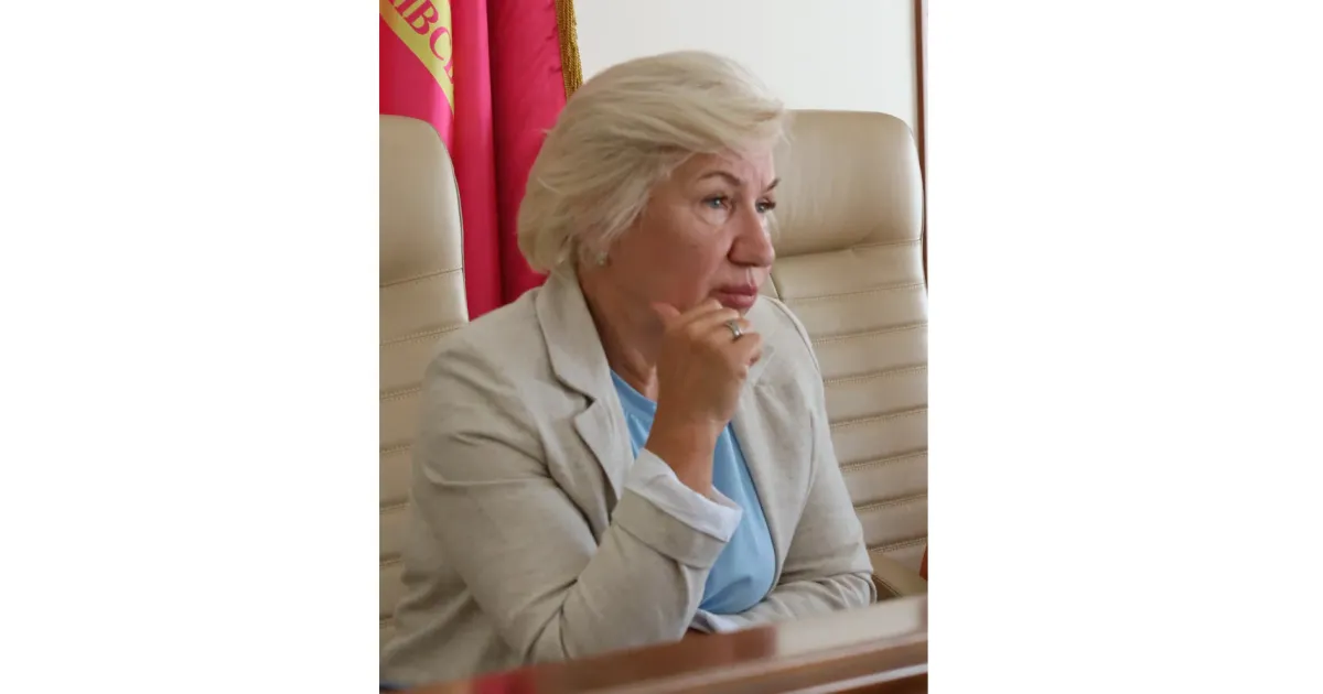 Фото - Зміївська міська рада Інтерв'ю з першим заступником Зміївського міського голови Тетяною Тімофєєвою.
Говрили про те, чи дозволяє Бюджетний кодекс місцевим радам напряму фінансувати військові підрозділи; скільки недоотримає бюджет громади від перенаправлення військового ПДФО; а також — яка допомога надається ЗСУ
